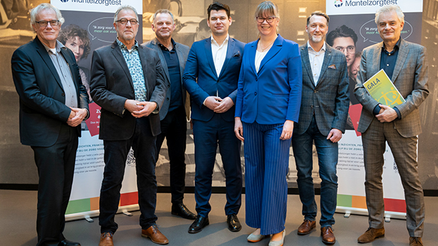 Ondertekening contract Mantelzorgtest