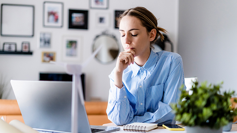 Medewerker ervaart stress bij het thuiswerken