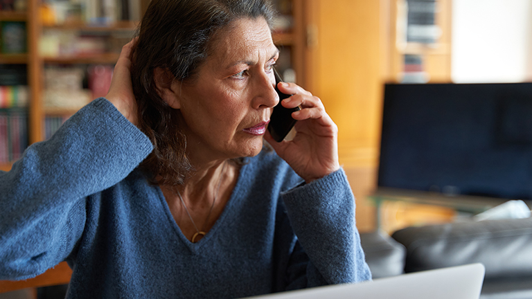 Iemand aan de telefoon